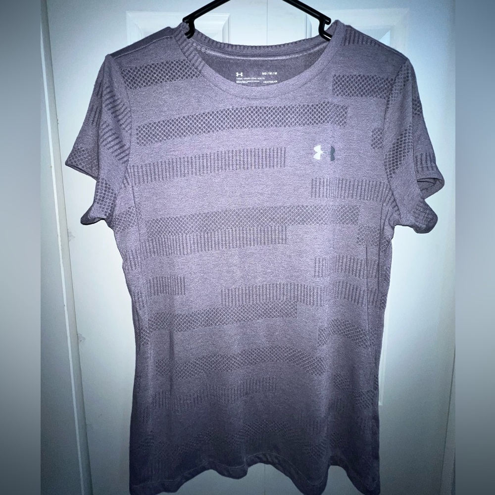 Under Amour Medium Heat Gear-Loose fit